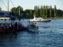 Motor Segelboot mit Motorschaden trieb gegen Alte Liebe bei Koeln Rodenkirchen P156